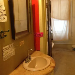 Отель American Backpackers Hostel Канада, Ванкувер - отзывы, цены и фото номеров - забронировать отель American Backpackers Hostel онлайн ванная фото 2