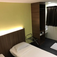 Golden Royal Hotel 3* Номер Делюкс с двуспальной кроватью фото 10