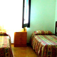Отель Hostal Mestral Испания, Льорет-де-Мар - отзывы, цены и фото номеров - забронировать отель Hostal Mestral онлайн удобства в номере