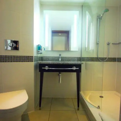 Отель Hampton by Hilton Exeter Airport 3* Стандартный номер с двуспальной кроватью фото 18