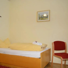 Отель Gästehaus Im Priesterseminar Salzburg 3* Стандартный номер фото 2
