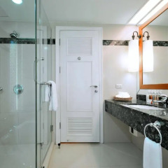 Отель Centre Point Sukhumvit 10 4* Люкс с различными типами кроватей