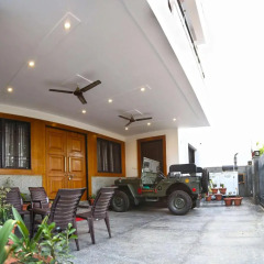 Отель Pearl Of Taj-Homestay парковка