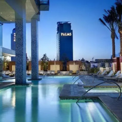 Отель Palms place 51st floor with balcony & strip view США, Лас-Вегас - отзывы, цены и фото номеров - забронировать отель Palms place 51st floor with balcony & strip view онлайн бассейн фото 3