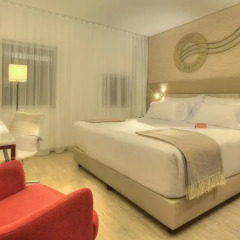 Отель NH Collection Porto Batalha 4* Улучшенный номер с различными типами кроватей фото 7