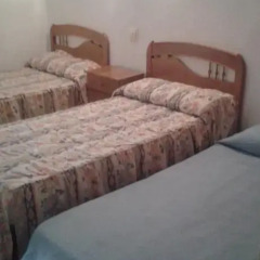 Отель Hostal Pineda Стандартный номер с 2 отдельными кроватями фото 2