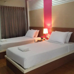 Отель Charoenchit House комната для гостей фото 4