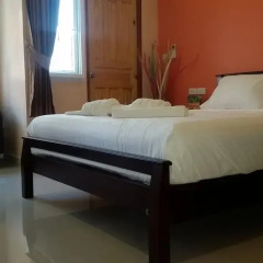 Отель Patamnak Beach Guesthouse 3* Люкс с различными типами кроватей фото 4