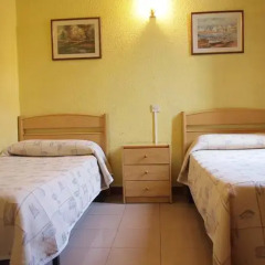 Отель Hostal Delfos Стандартный номер с двуспальной кроватью фото 5