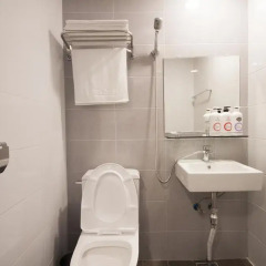 Отель K-Guesthouse Dongdaemun Premium 2* Стандартный номер с двуспальной кроватью фото 13