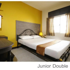 Отель Rambuttri Village Inn & Plaza 3* Стандартный номер с двуспальной кроватью