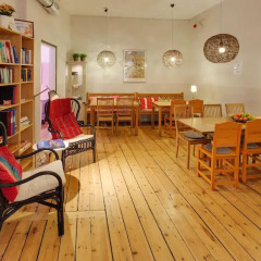 Castanea Old Town Hostel развлечения