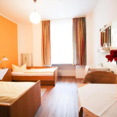 Отель Pension/Guesthouse am Hauptbahnhof Стандартный номер с двуспальной кроватью (общая ванная комната) фото 10