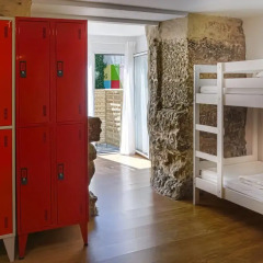 Oporto City Hostel сейф в номере