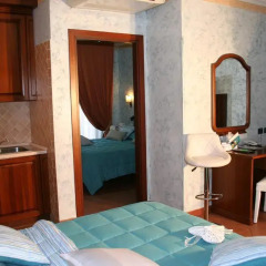 Отель Euro House Inn Airport 4* Апартаменты с различными типами кроватей фото 15