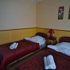 Гостевой дом Helen's Home Стандартный номер с двуспальной кроватью (общая ванная комната) фото 2