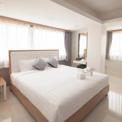 Отель Racha Residence Sri Racha 3* Улучшенные апартаменты с различными типами кроватей фото 7