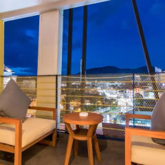 Ashlee Hub Hotel Patong балкон