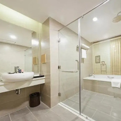 Отель Muong Thanh Sai Gon 4* Представительский люкс с различными типами кроватей фото 5