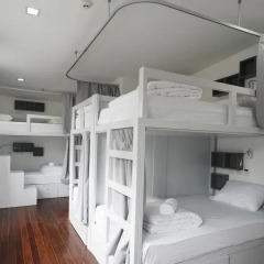 Отель Cacha bed Кровать в женском общем номере с двухъярусной кроватью фото 3
