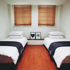 Отель YE'4 Guesthouse 2* Стандартный номер с 2 отдельными кроватями (общая ванная комната) фото 7