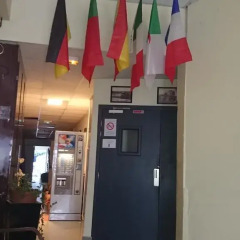 Hotel De Menilmontant Париж банкомат