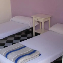 Hostel New York Стандартный номер с 2 отдельными кроватями (общая ванная комната) фото 4