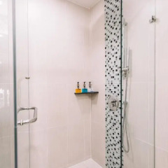 Отель Adelphi Suites Bangkok 4* Апартаменты с разными типами кроватей фото 9