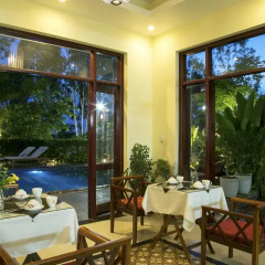 Отель The Corner riverside villa питание