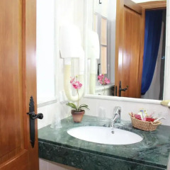Отель Hostal Puerta de Arcos Испания, Аркос -де-ла-Фронтера - отзывы, цены и фото номеров - забронировать отель Hostal Puerta de Arcos онлайн ванная фото 2