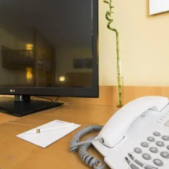 Отель Park Inn by Radisson Uno City Vienna сейф в номере