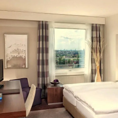 Estrel Hotel Berlin 4* Стандартный номер с различными типами кроватей