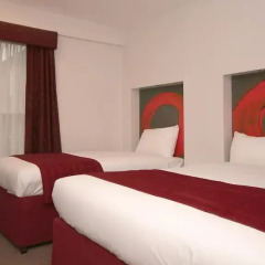 Отель Ramada London Stansted Airport 3* Стандартный номер с различными типами кроватей фото 2