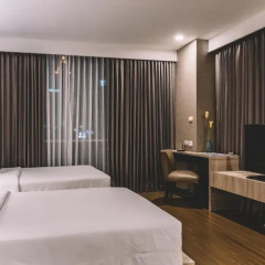 Отель Adelphi Suites Bangkok 4* Апартаменты с разными типами кроватей