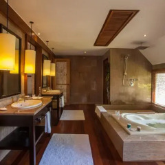 Отель The St Regis Bora Bora Resort 5* Улучшенная вилла Overwater с различными типами кроватей фото 4