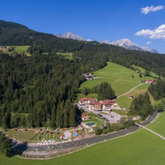 Hotel Berghof спортивное сооружение