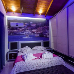 Отель All Saints Villas сейф в номере