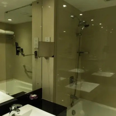 Отель Cinnamon Lakeside Colombo 5* Улучшенный номер с различными типами кроватей фото 4