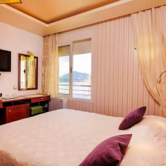 Meridian Hotel 4* Стандартный семейный номер с двуспальной кроватью