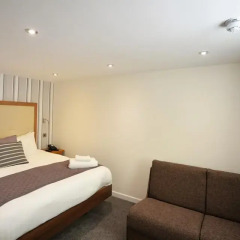 The Waterside Hotel and Galleon Leisure Club 3* Стандартный семейный номер с двуспальной кроватью