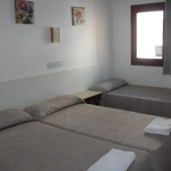 Отель Hostal Las Nieves Стандартный номер с различными типами кроватей (общая ванная комната) фото 20