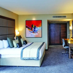 Leonardo Royal Hotel London Tower Bridge 4* Улучшенный номер с различными типами кроватей