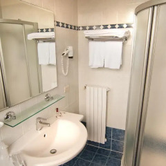 Hotel Leonardo Da Vinci Флоренция ванная