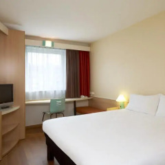 Отель Ibis Poznan Stare Miasto Польша, Познань - 1 отзыв об отеле, цены и фото номеров - забронировать отель Ibis Poznan Stare Miasto онлайн комната для гостей фото 5