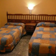 Отель Hostal Rodes комната для гостей