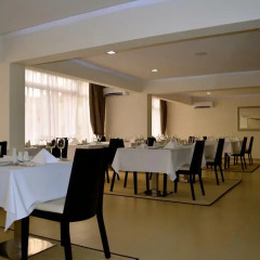 Отель New Brookfields Hotel Сьерра-Леоне, Фритаун - отзывы, цены и фото номеров - забронировать отель New Brookfields Hotel онлайн питание фото 3