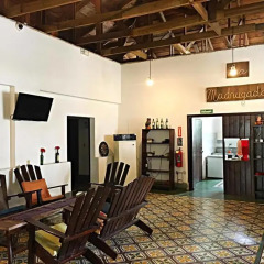 La Madrugada Hostel интерьер отеля