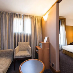 Отель Best Western Hôtel Mercedes Arc de Triomphe 4* Стандартный номер с различными типами кроватей фото 3