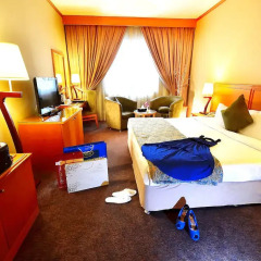 Landmark Summit Hotel 4* Улучшенный номер с различными типами кроватей фото 5