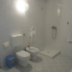 Отель Guest House Adi Doga Албания, Берат - отзывы, цены и фото номеров - забронировать отель Guest House Adi Doga онлайн ванная фото 2